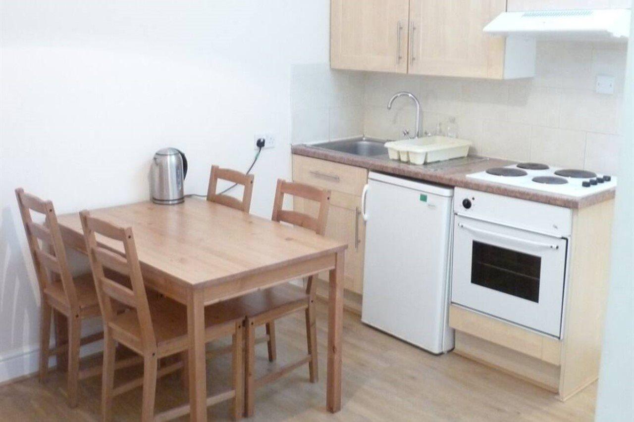 Earls Court Studios Лондон Экстерьер фото