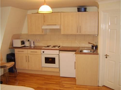 Earls Court Studios Лондон Экстерьер фото